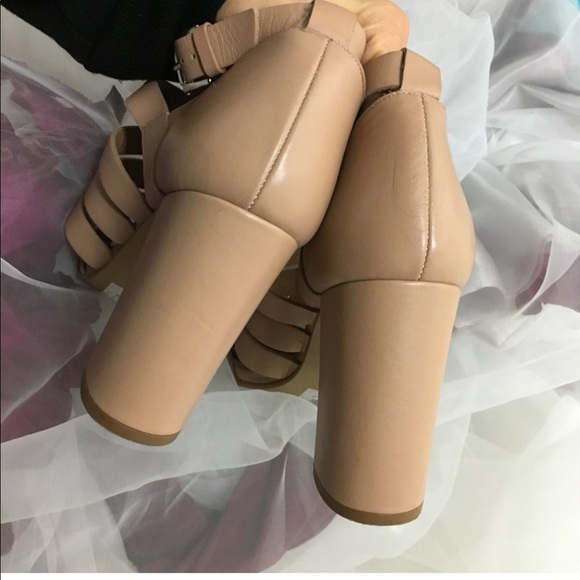 TOPSHOP METAL TIP STRAP HEELS - Picture 4 of 8